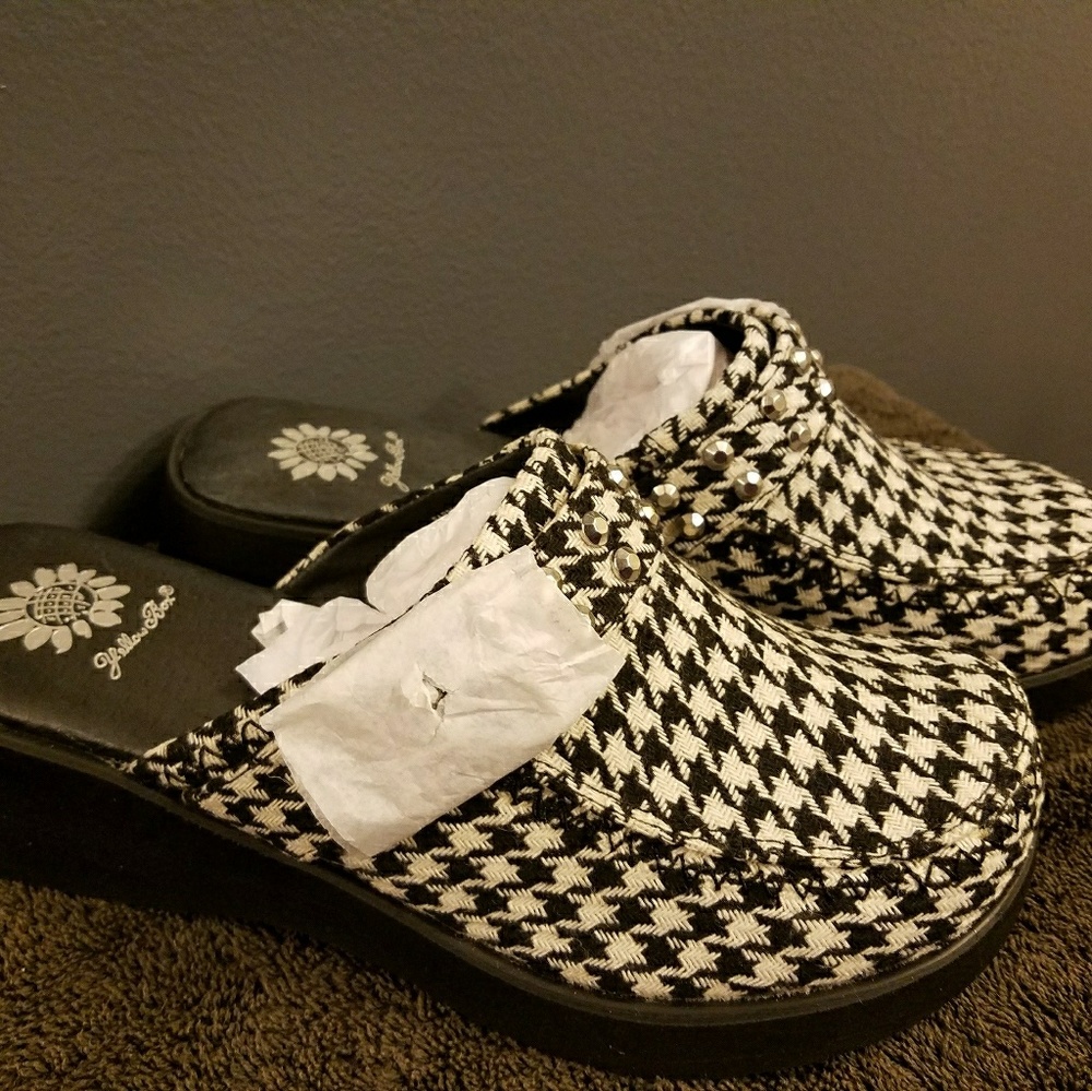 Pair of Holly Houndstooth clogs